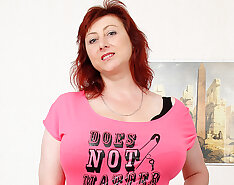Hot housewife loves to show off her super rack